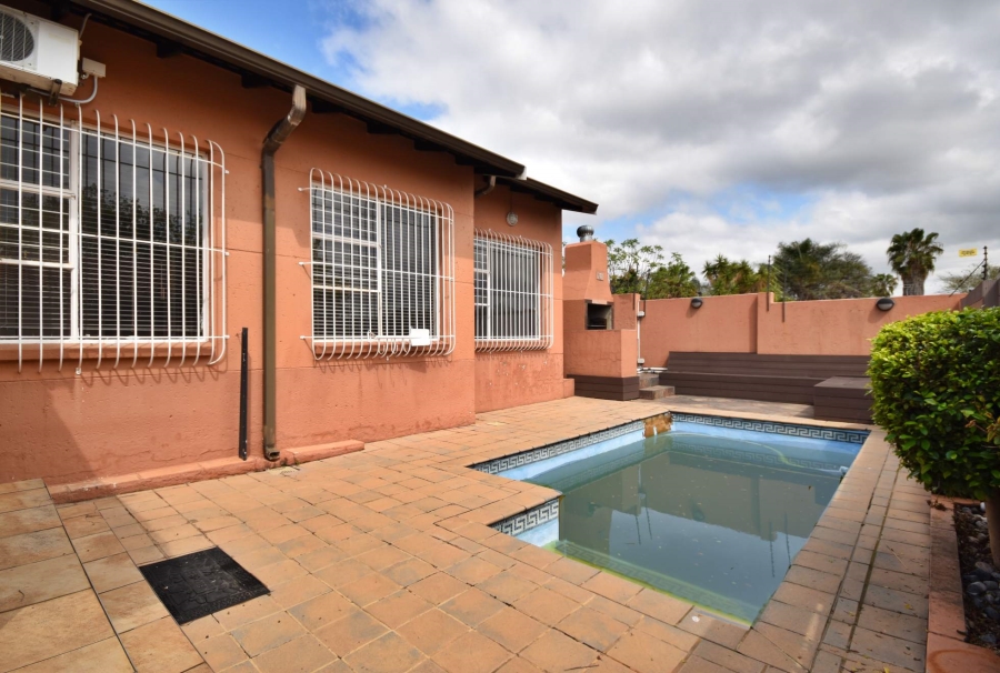 3 Bedroom Property for Sale in Bromhof Gauteng