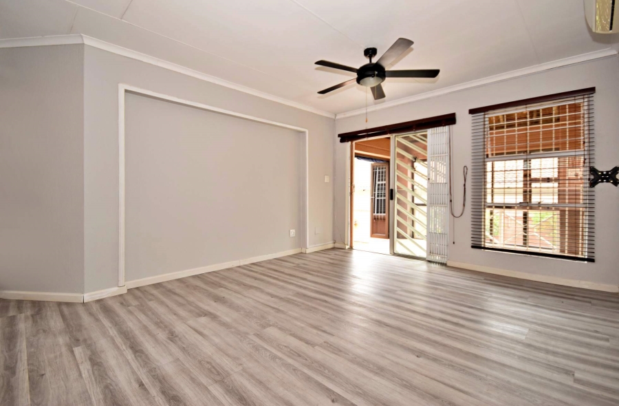 3 Bedroom Property for Sale in Bromhof Gauteng