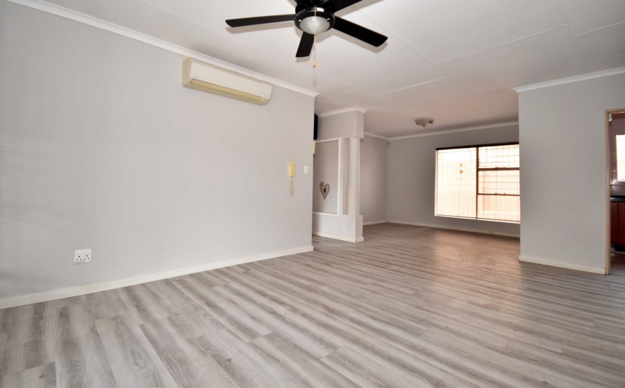 3 Bedroom Property for Sale in Bromhof Gauteng