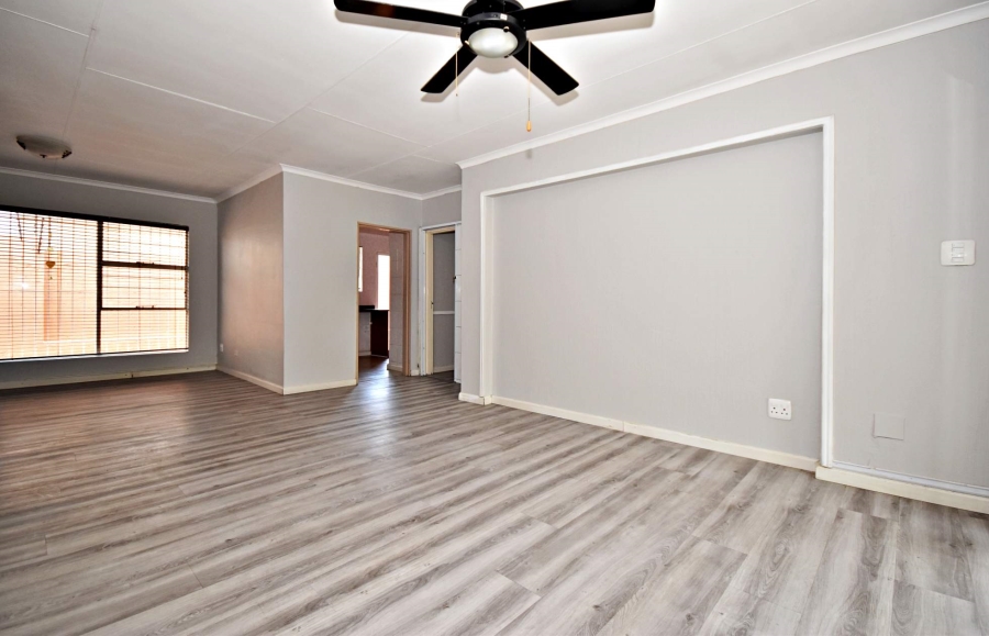 3 Bedroom Property for Sale in Bromhof Gauteng
