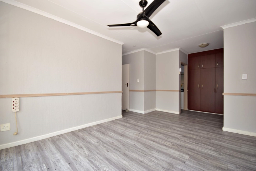 3 Bedroom Property for Sale in Bromhof Gauteng