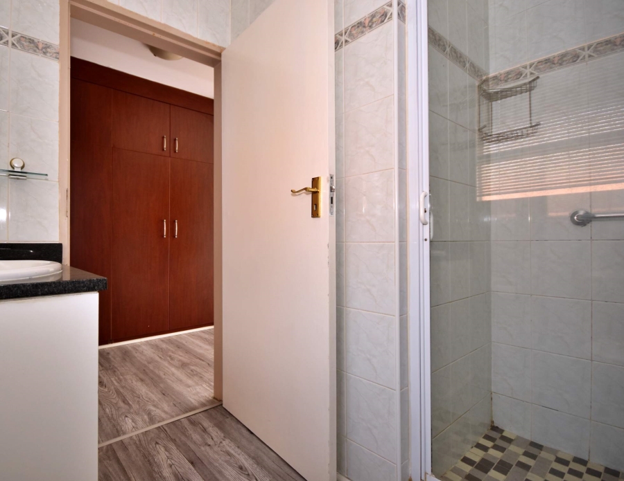 3 Bedroom Property for Sale in Bromhof Gauteng