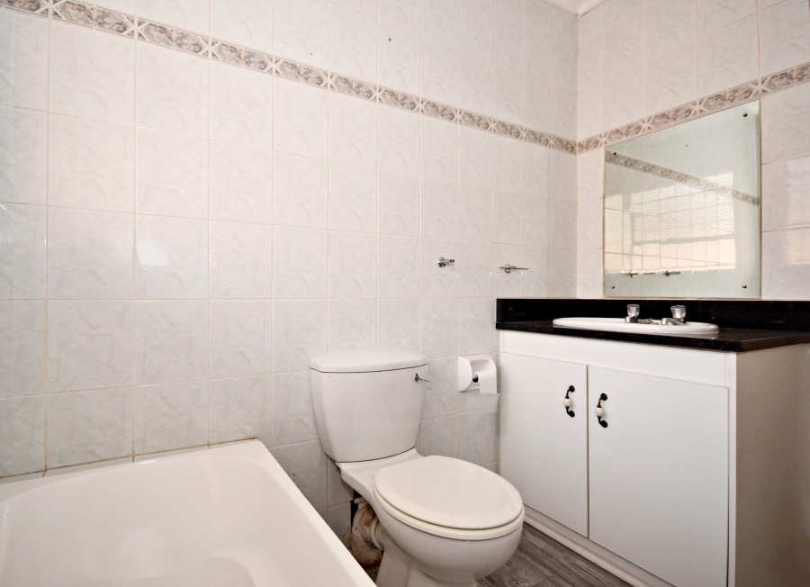 3 Bedroom Property for Sale in Bromhof Gauteng