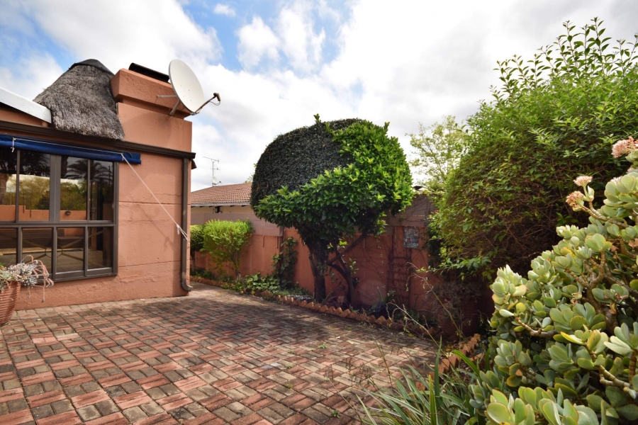 3 Bedroom Property for Sale in Bromhof Gauteng