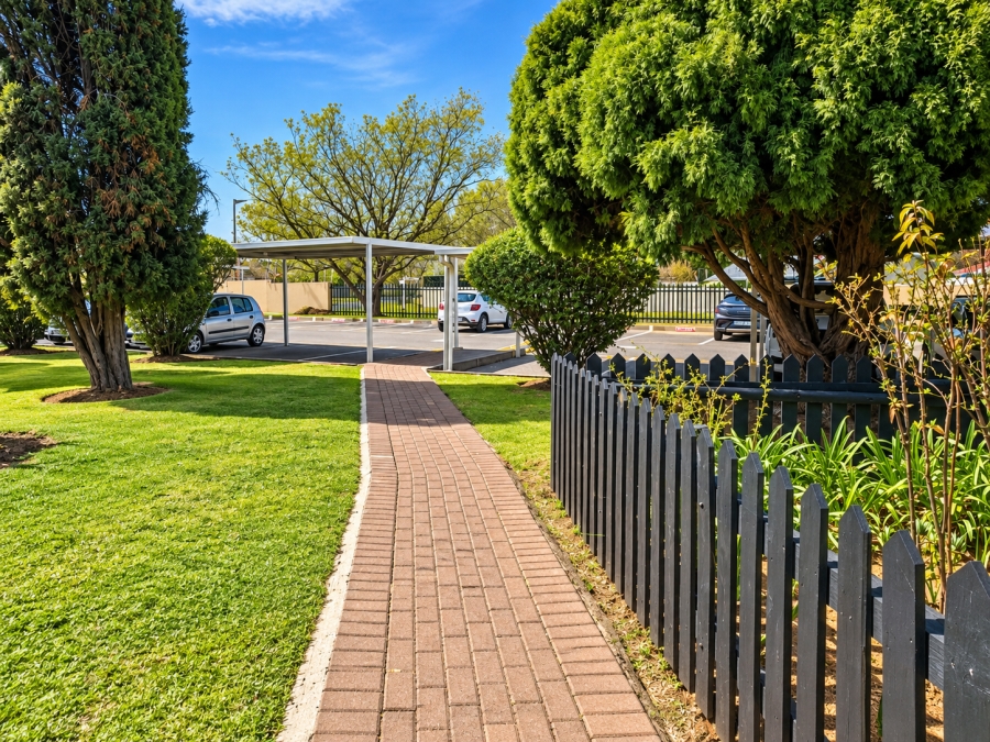 2 Bedroom Property for Sale in Farrarmere Gauteng