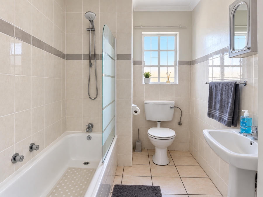 2 Bedroom Property for Sale in Farrarmere Gauteng