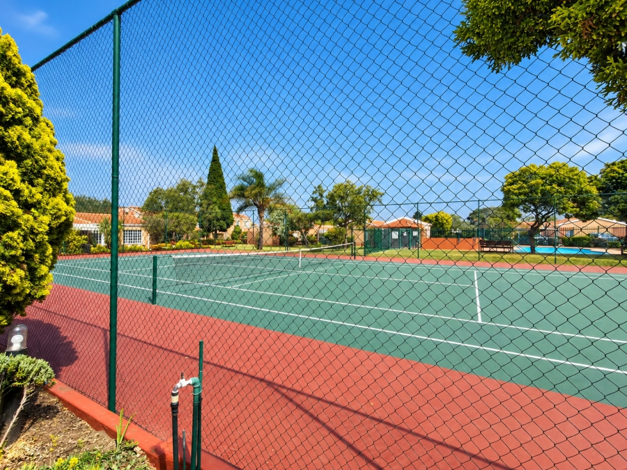 2 Bedroom Property for Sale in Farrarmere Gauteng