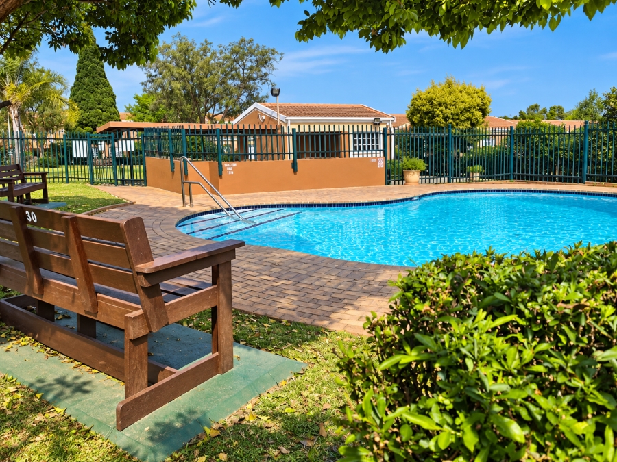 2 Bedroom Property for Sale in Farrarmere Gauteng