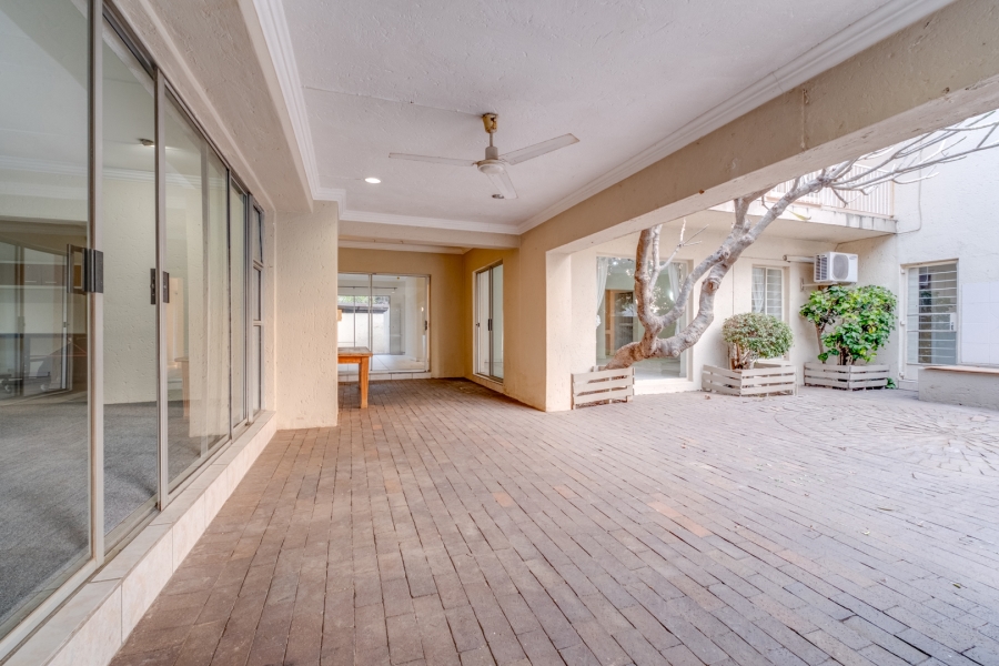 To Let 4 Bedroom Property for Rent in Sunninghill Gauteng