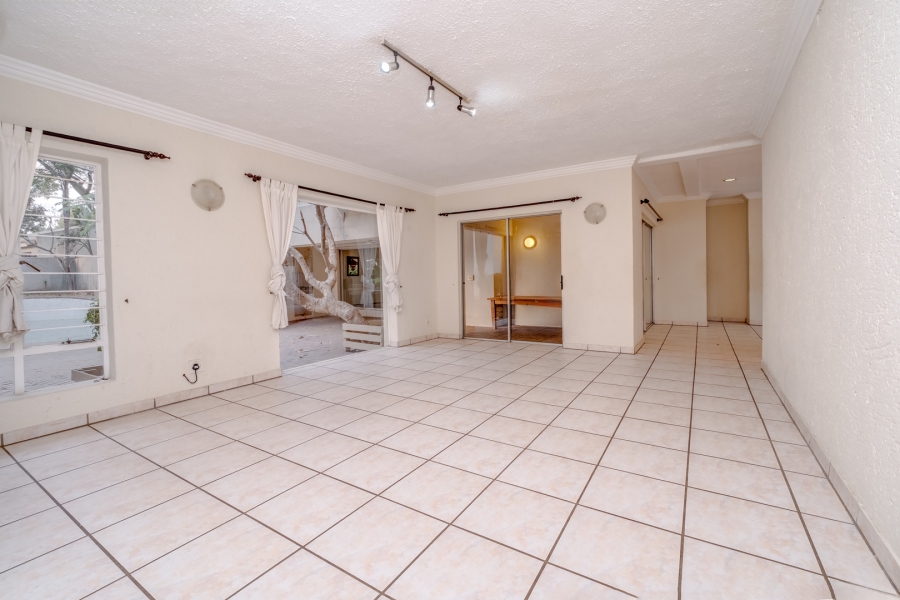 To Let 4 Bedroom Property for Rent in Sunninghill Gauteng