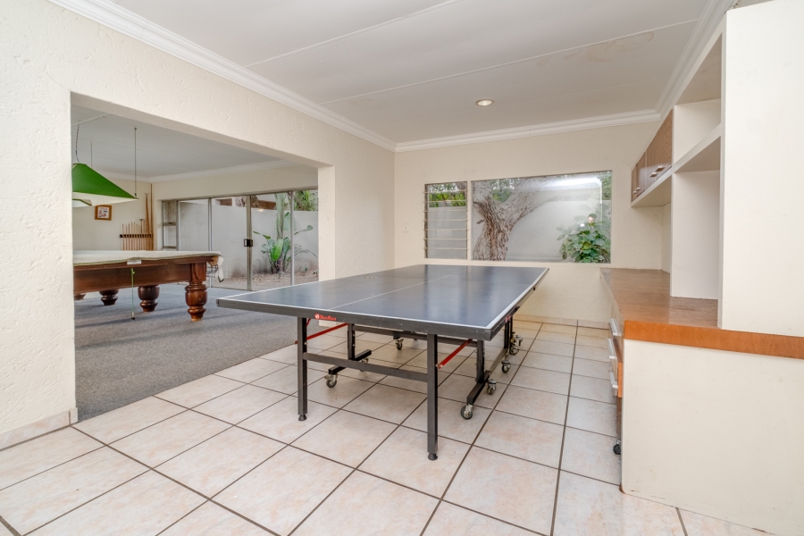 To Let 4 Bedroom Property for Rent in Sunninghill Gauteng