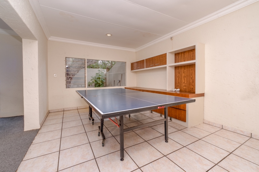 To Let 4 Bedroom Property for Rent in Sunninghill Gauteng