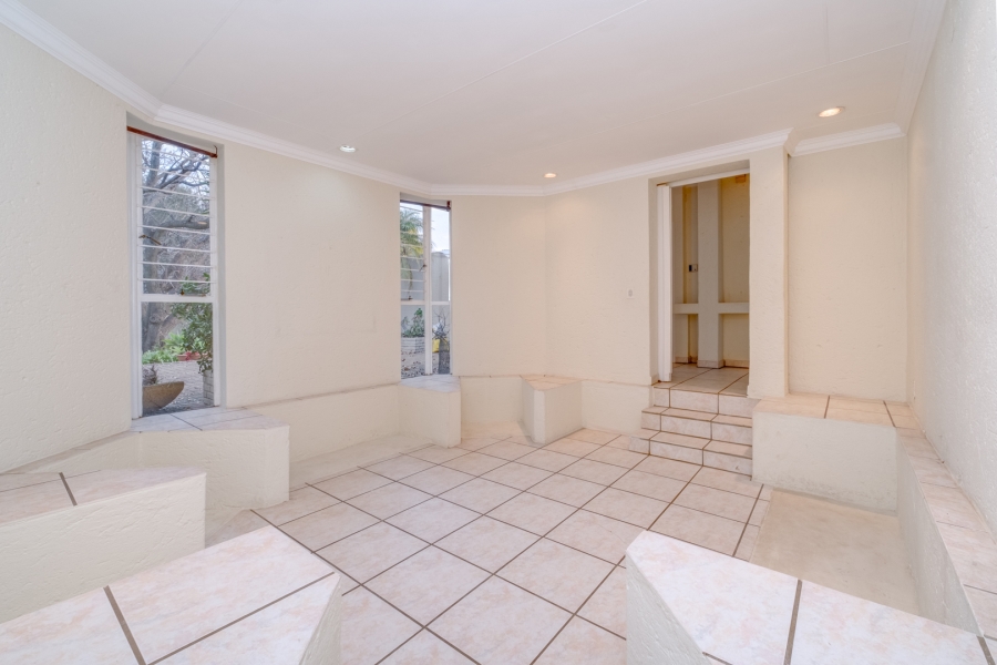 To Let 4 Bedroom Property for Rent in Sunninghill Gauteng