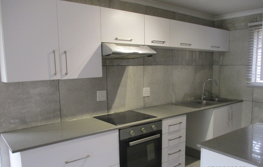 2 Bedroom Property for Sale in Helderkruin Gauteng