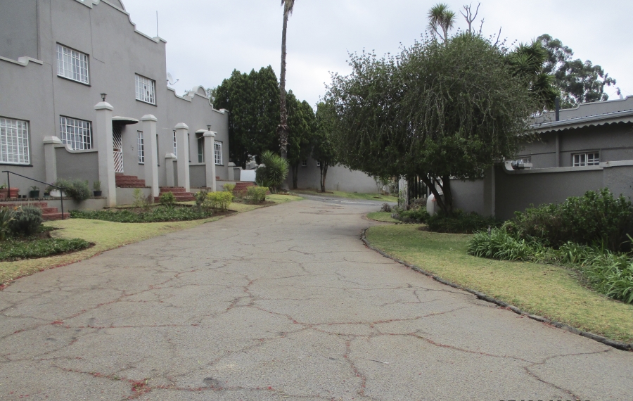 2 Bedroom Property for Sale in Helderkruin Gauteng