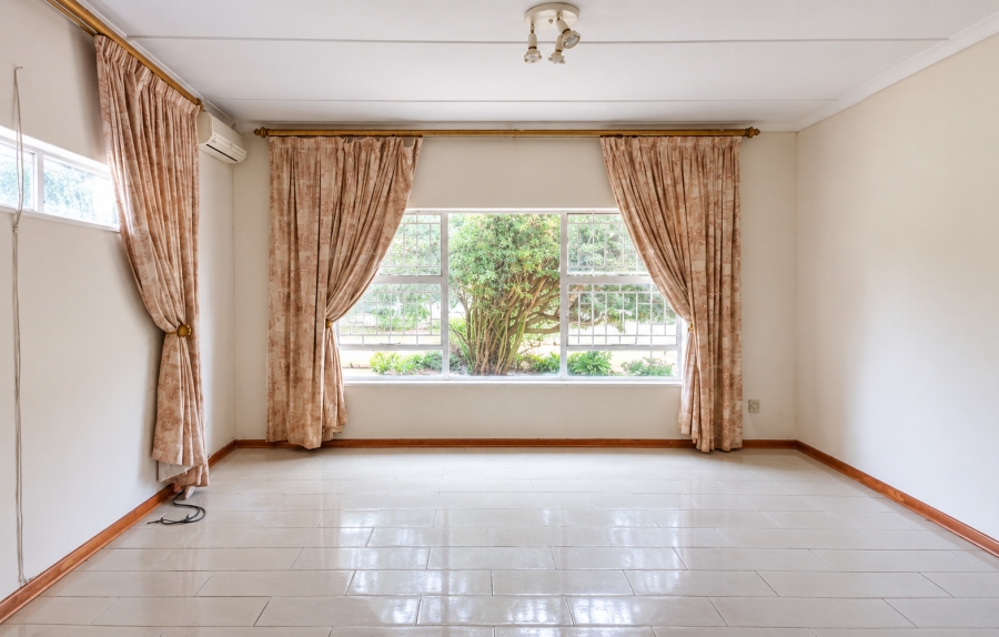 4 Bedroom Property for Sale in Nooitgedacht AH Gauteng