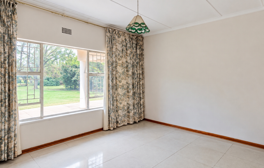 4 Bedroom Property for Sale in Nooitgedacht AH Gauteng