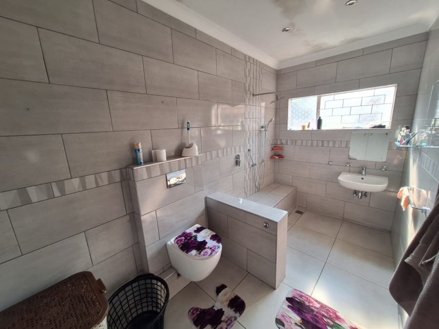 3 Bedroom Property for Sale in Vanderbijlpark SE 7 Gauteng