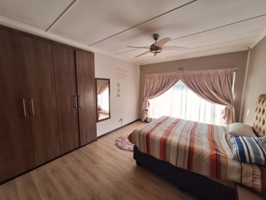 3 Bedroom Property for Sale in Vanderbijlpark SE 7 Gauteng