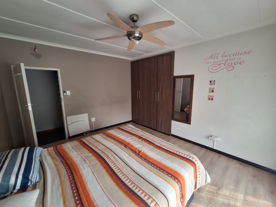 3 Bedroom Property for Sale in Vanderbijlpark SE 7 Gauteng