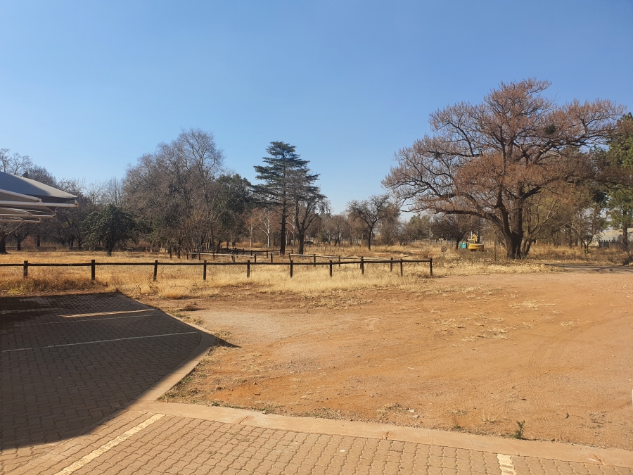 To Let Commercial Property for Rent in Clayville East Gauteng