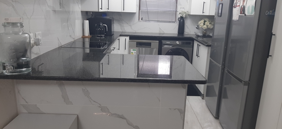 To Let 3 Bedroom Property for Rent in Morningside Gauteng