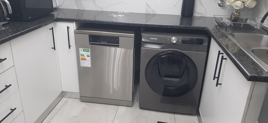 To Let 3 Bedroom Property for Rent in Morningside Gauteng