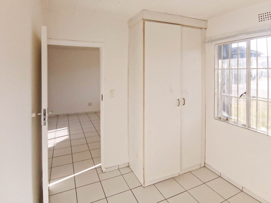 1 Bedroom Property for Sale in Glen Marais Gauteng