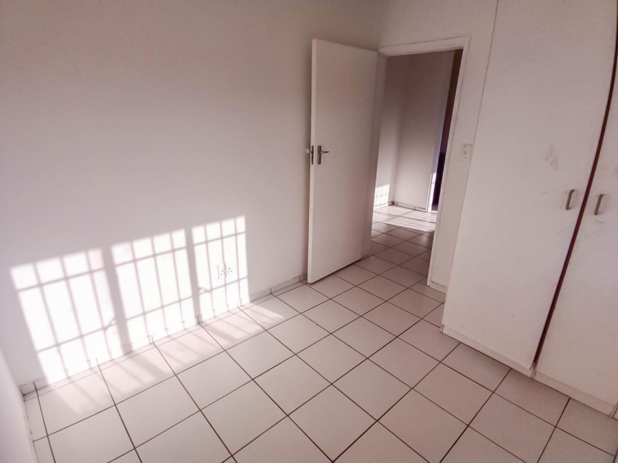 1 Bedroom Property for Sale in Glen Marais Gauteng