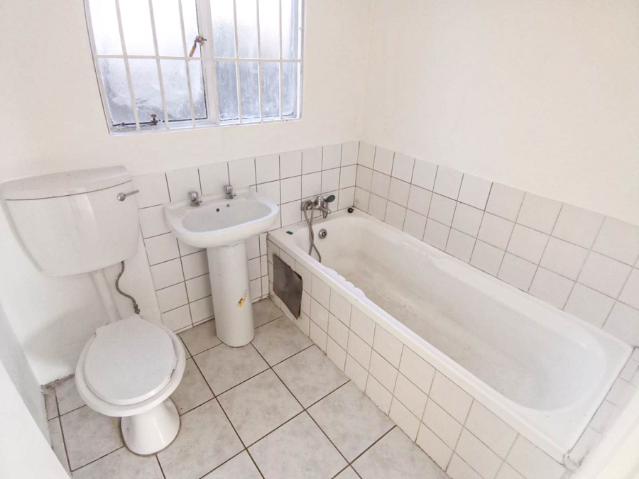 1 Bedroom Property for Sale in Glen Marais Gauteng