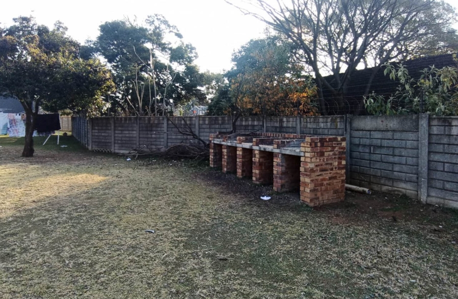 1 Bedroom Property for Sale in Glen Marais Gauteng