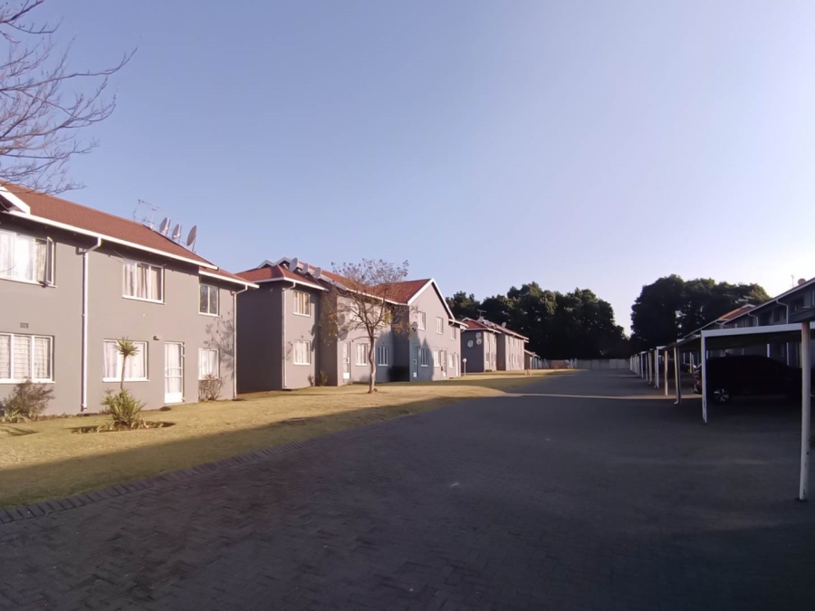 1 Bedroom Property for Sale in Glen Marais Gauteng