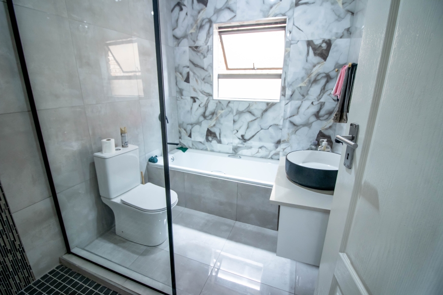2 Bedroom Property for Sale in Pomona Gauteng