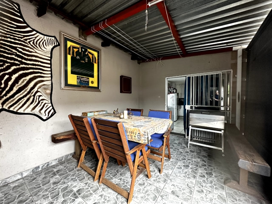 8 Bedroom Property for Sale in Dalview Gauteng