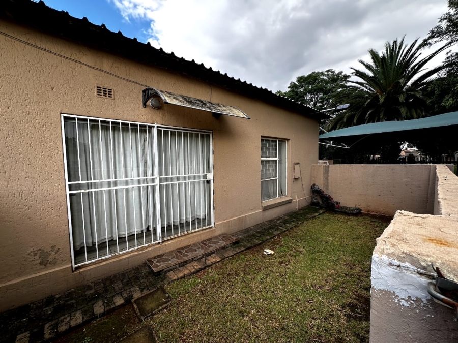 8 Bedroom Property for Sale in Dalview Gauteng