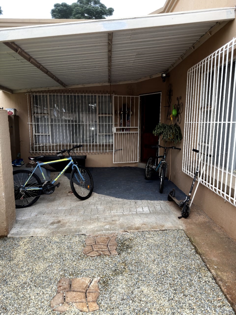 8 Bedroom Property for Sale in Dalview Gauteng