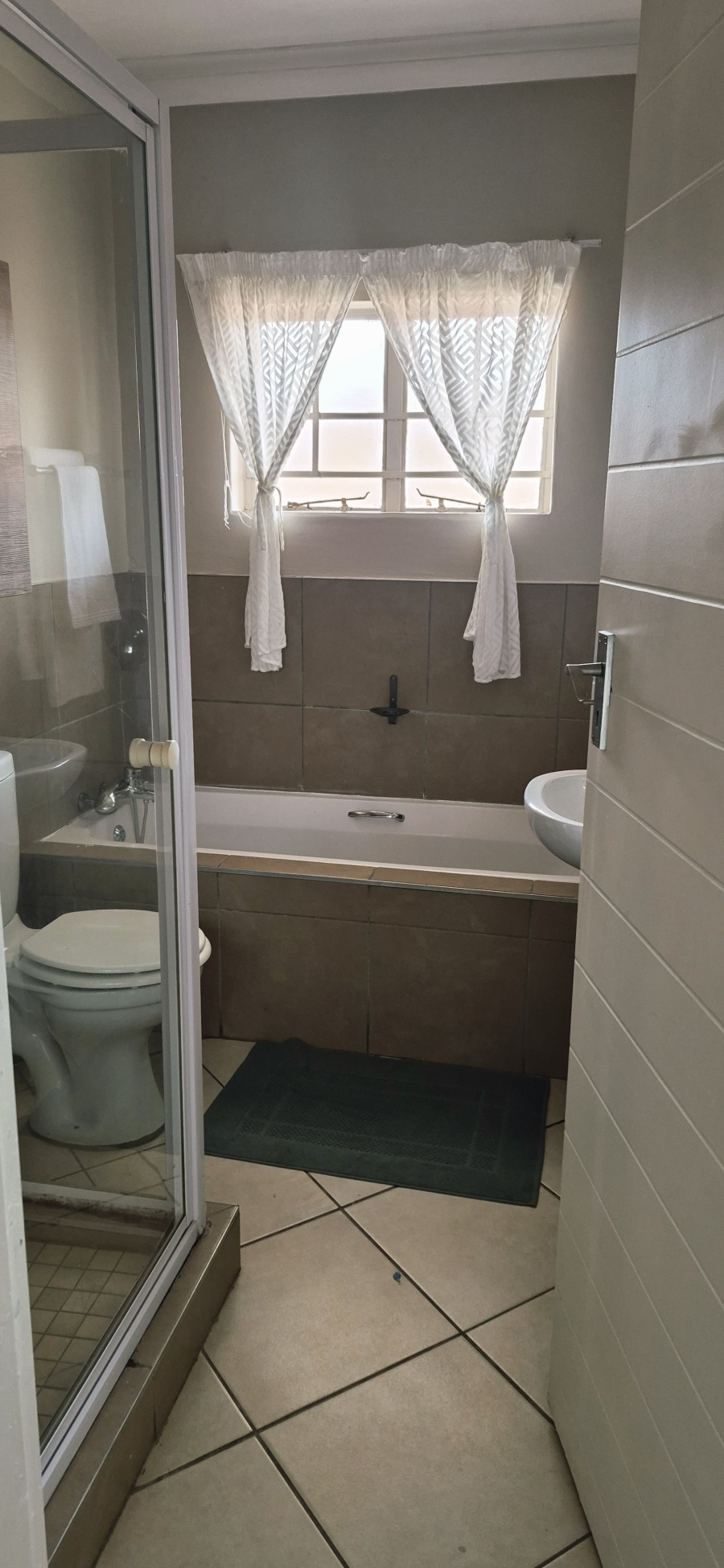 2 Bedroom Property for Sale in Noordwyk Gauteng