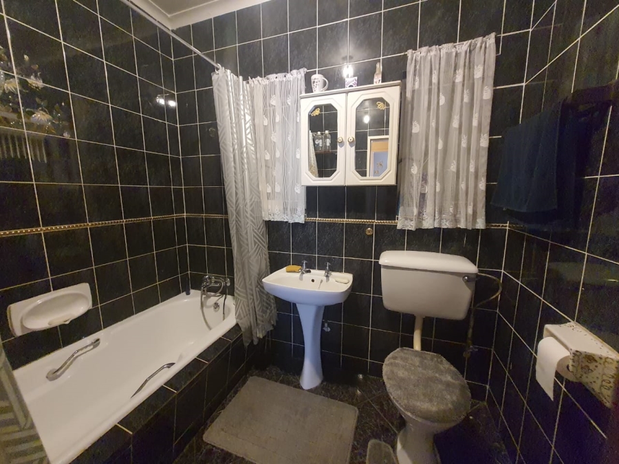 3 Bedroom Property for Sale in Vanderbijlpark SE 6 Gauteng