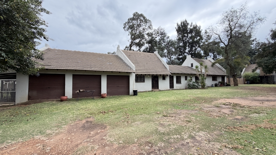 15 Bedroom Property for Sale in Fairlead Gauteng