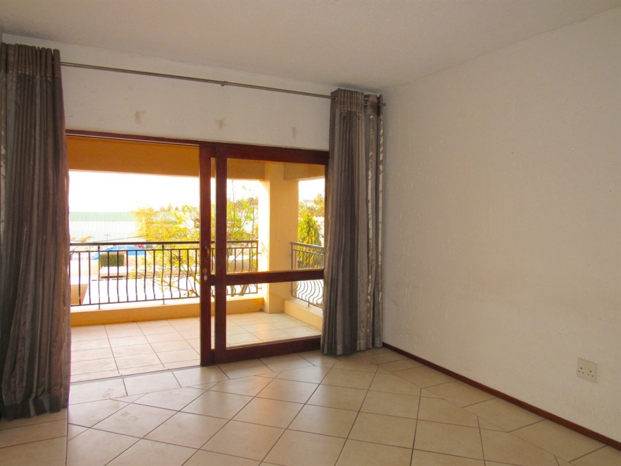 To Let 1 Bedroom Property for Rent in Pineslopes Gauteng