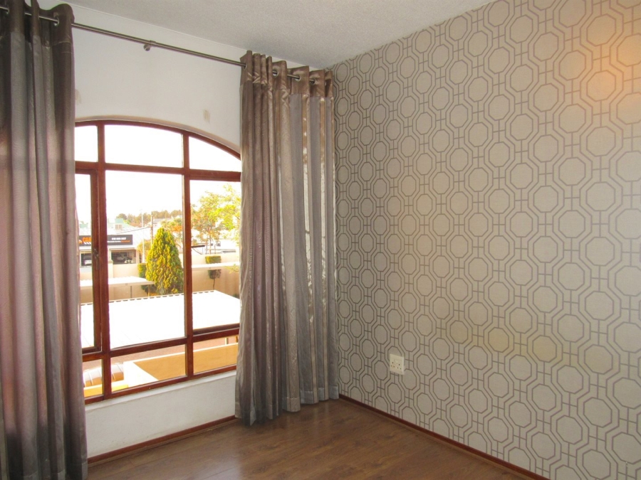 To Let 1 Bedroom Property for Rent in Pineslopes Gauteng