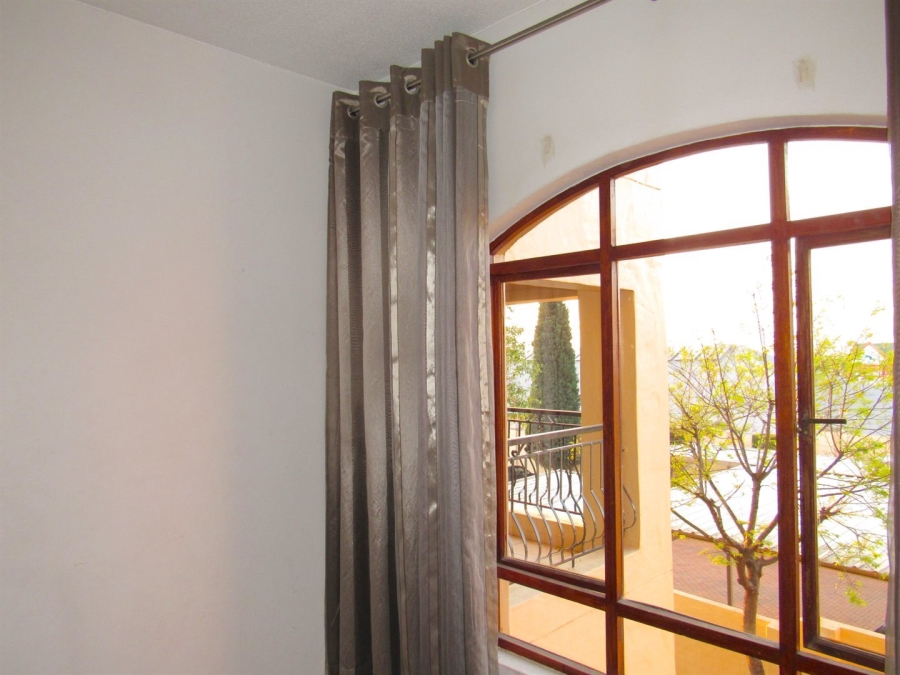 To Let 1 Bedroom Property for Rent in Pineslopes Gauteng
