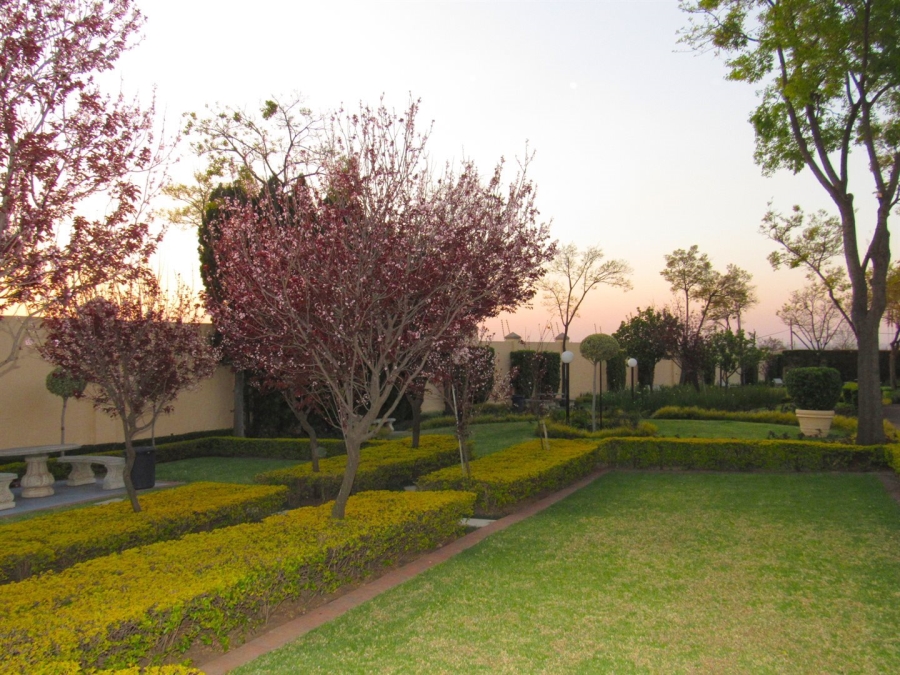 To Let 1 Bedroom Property for Rent in Pineslopes Gauteng