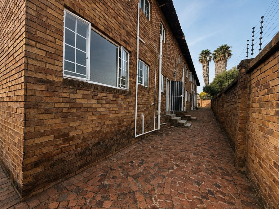 2 Bedroom Property for Sale in Kenleaf Gauteng
