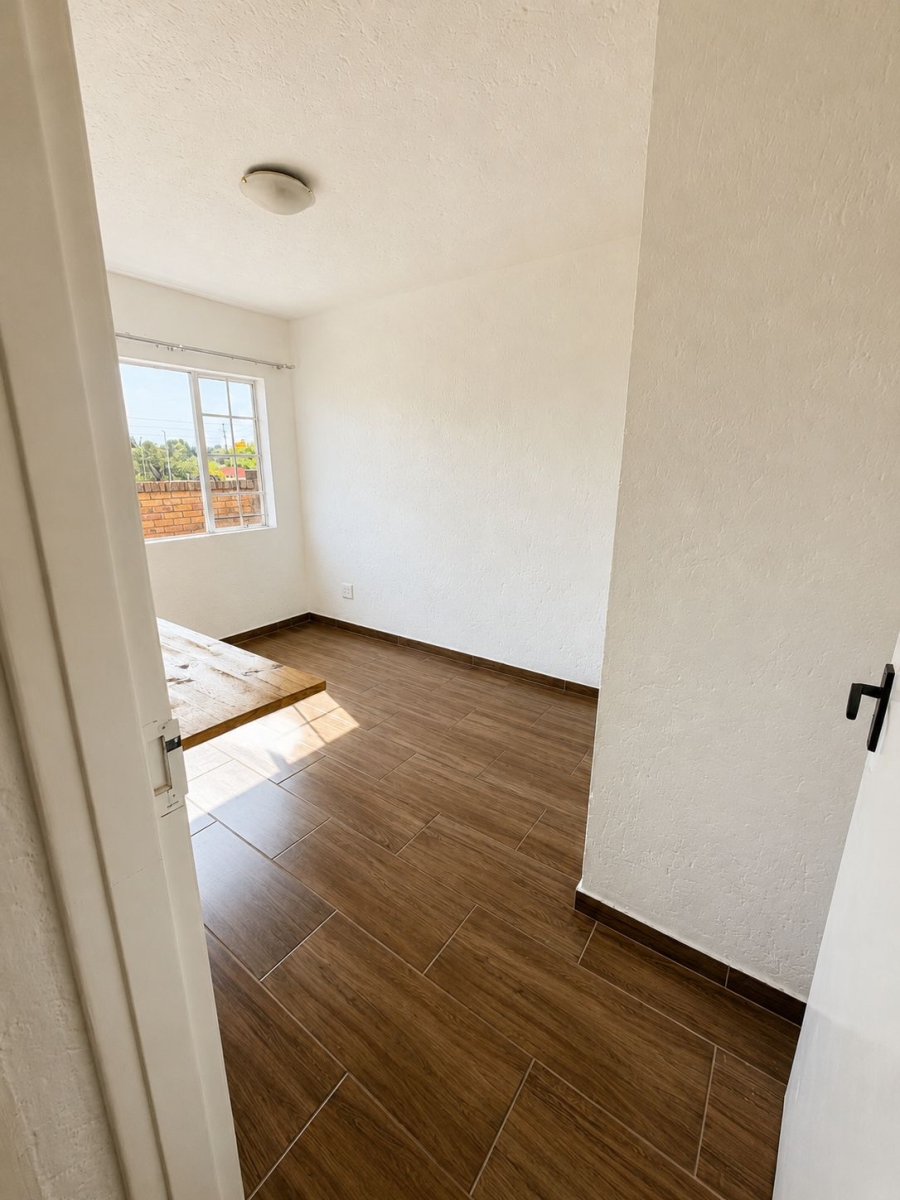 2 Bedroom Property for Sale in Kenleaf Gauteng