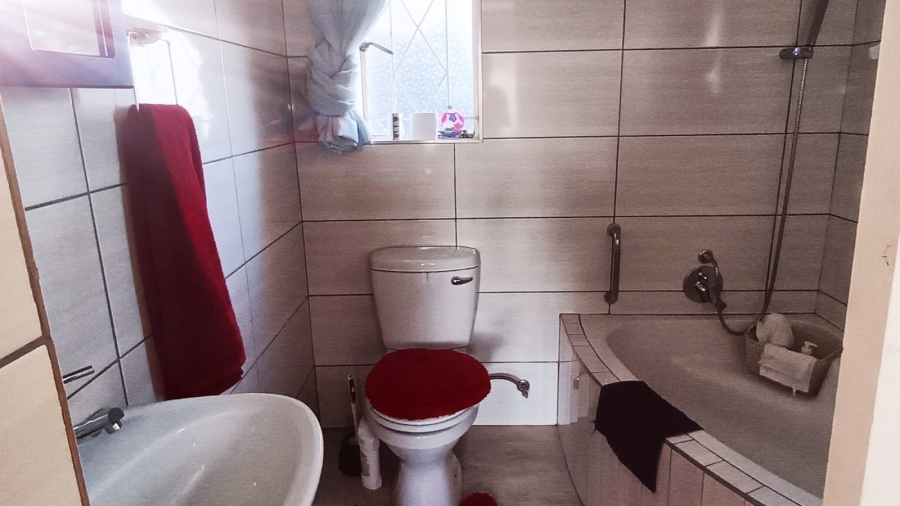 3 Bedroom Property for Sale in Risiville Gauteng