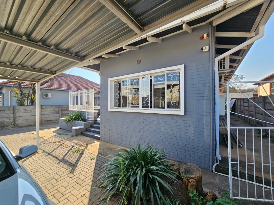 To Let Commercial Property for Rent in Capital Park Gauteng