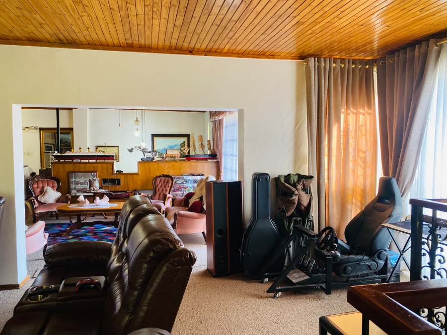4 Bedroom Property for Sale in Pretoria Gardens Gauteng