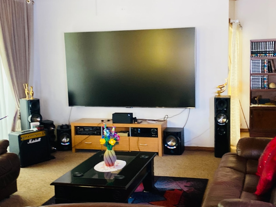 4 Bedroom Property for Sale in Pretoria Gardens Gauteng