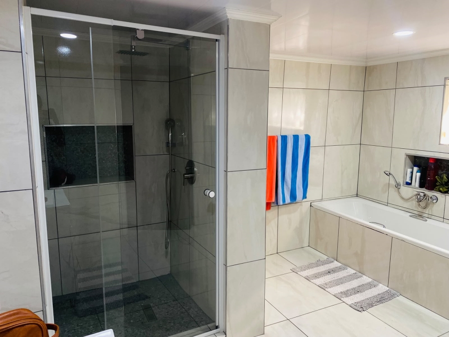 4 Bedroom Property for Sale in Pretoria Gardens Gauteng